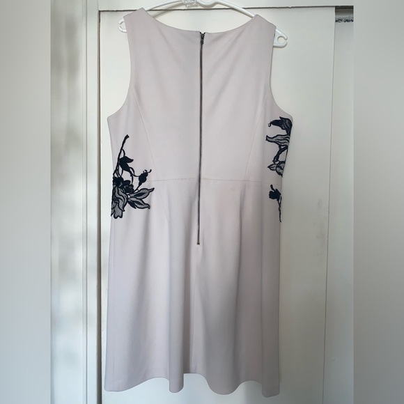 Betsey Johnson Cream and Black Floral Dress S14 - Picture 5 of 5